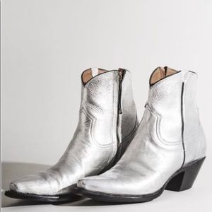 R13 COWBOY ANKLE BOOT SILVER. Size 9 IT 39